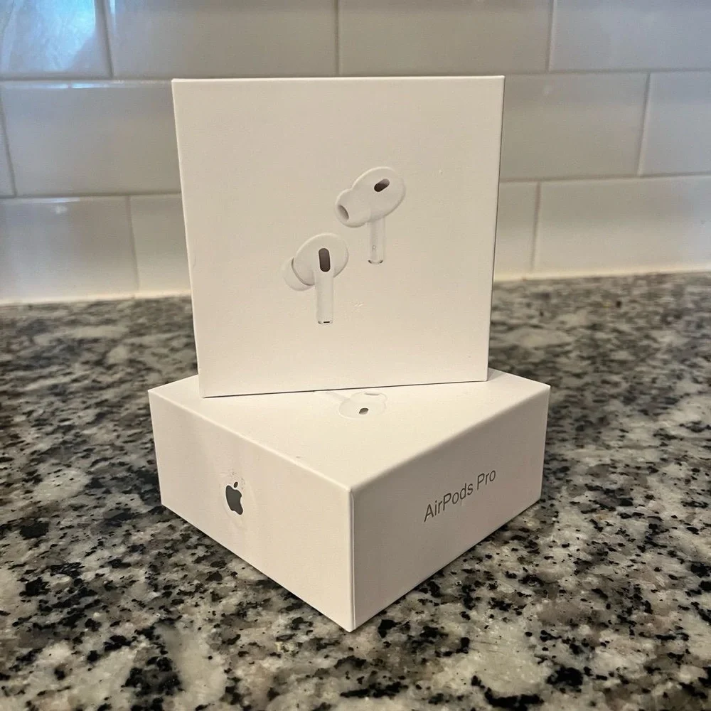 Apple AirPods Pro 2nd Gen with Charging Case - White